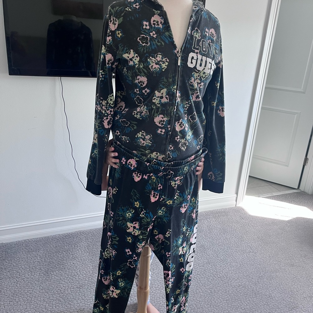 Sports suites for women